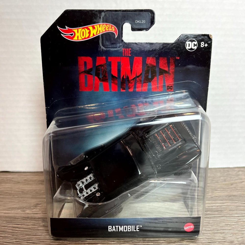 NEW Hot Wheels Batman 1:50 Scale Vehicle - Batmobile Diecast